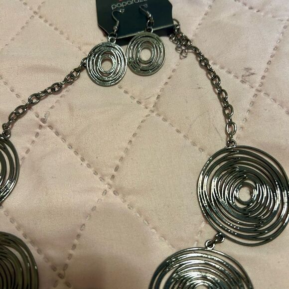 NWT Black Spiral Statement Necklace - Picture 8 of 16
